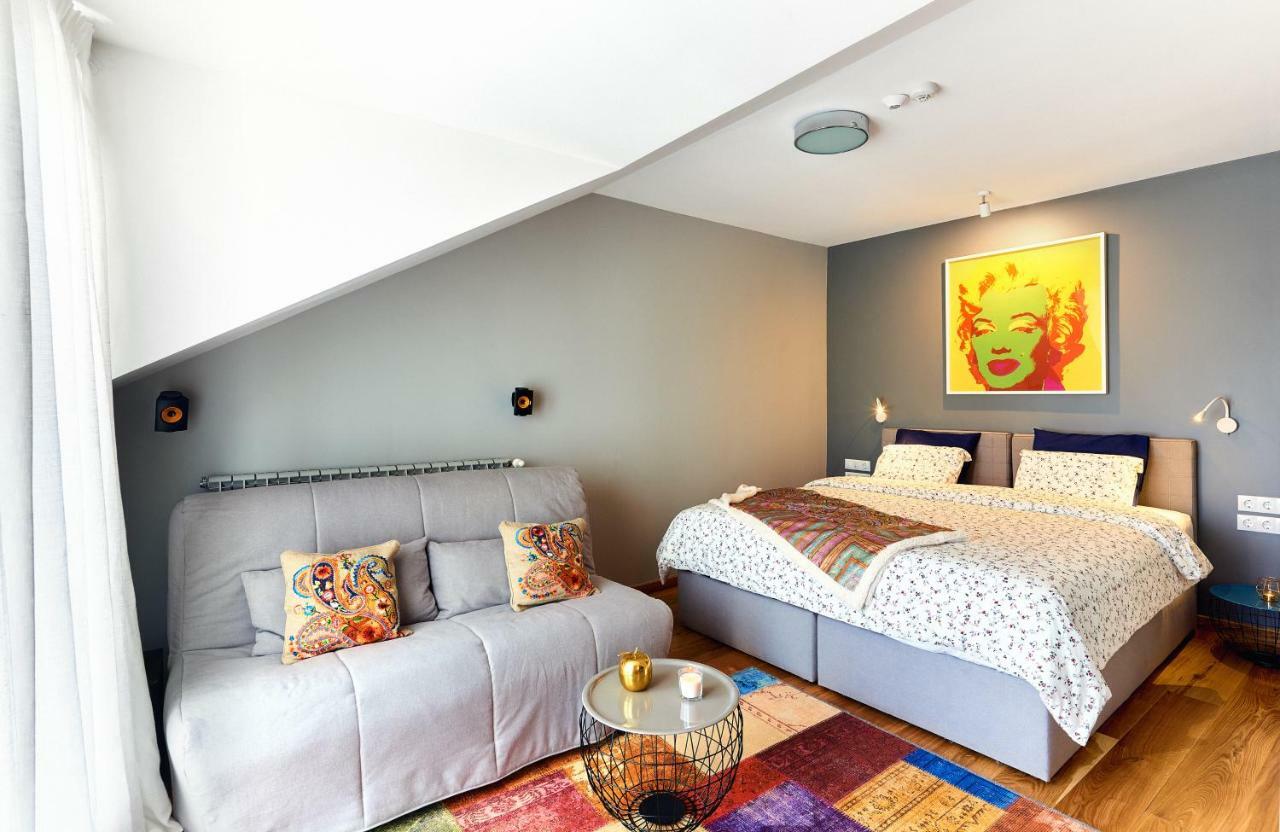 Stylish And High-End Designer Apartments In City Center Sofia Eksteriør billede